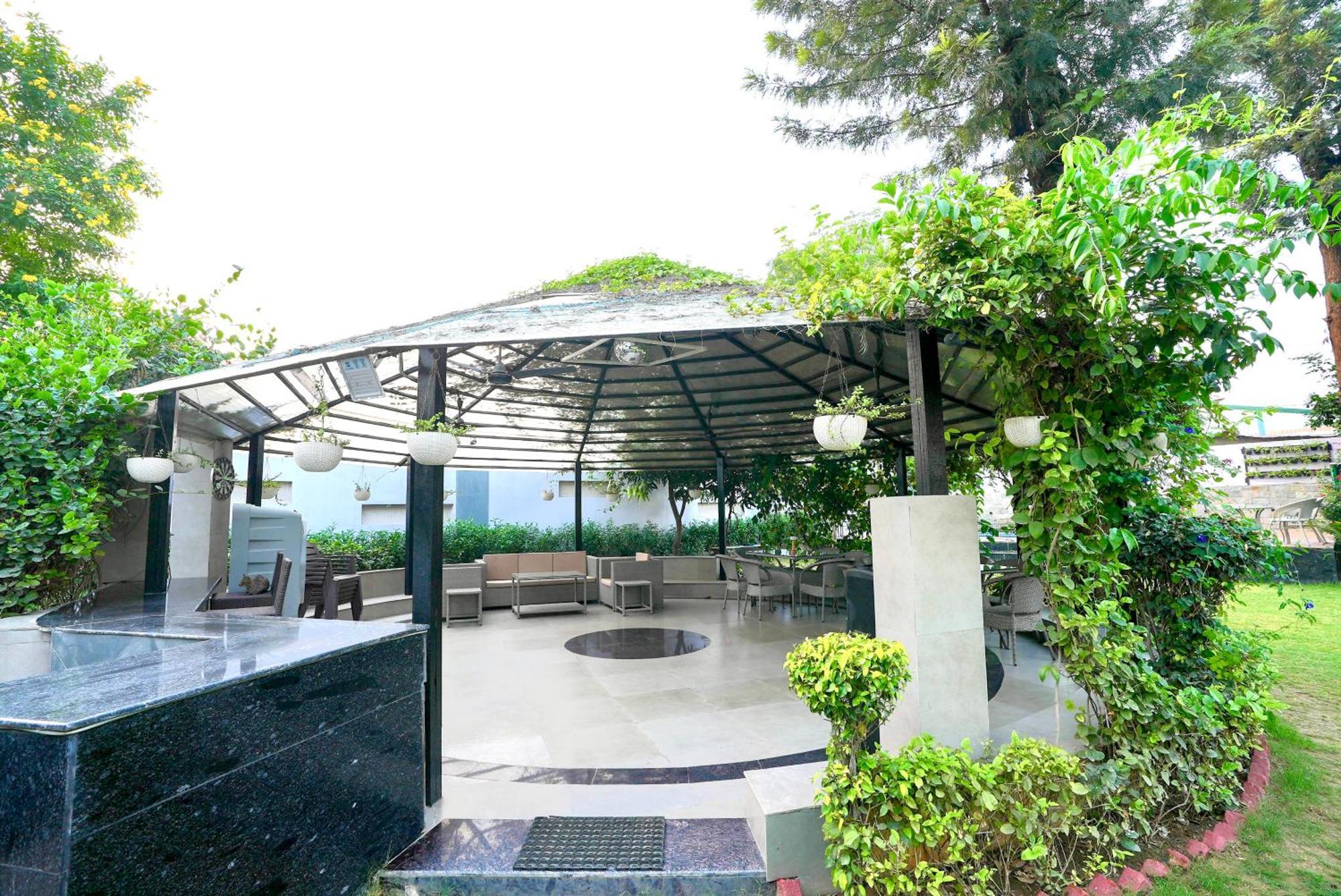 Farm The Retreat - With Private Pool Villa Manesar Dış mekan fotoğraf