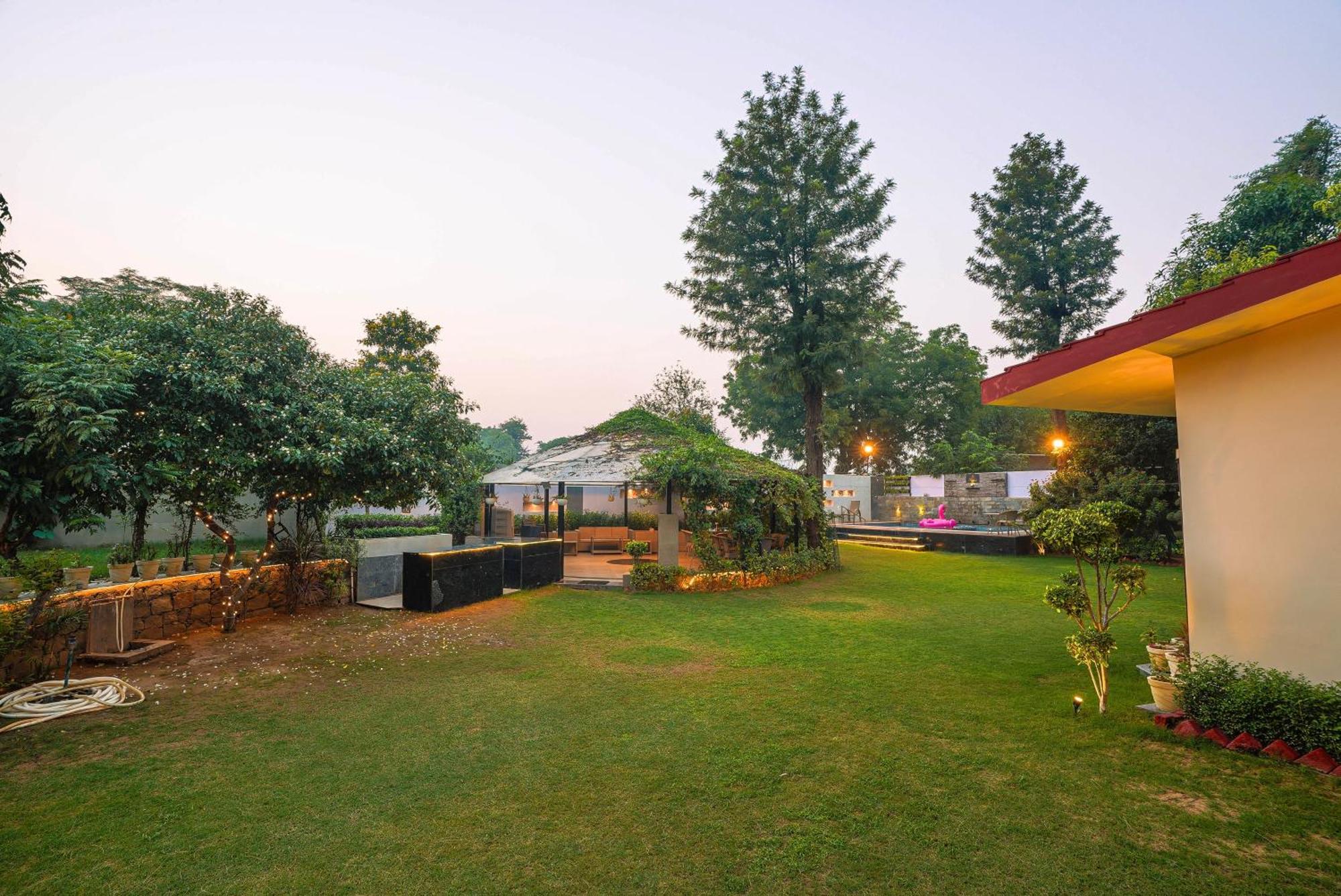 Farm The Retreat - With Private Pool Villa Manesar Dış mekan fotoğraf
