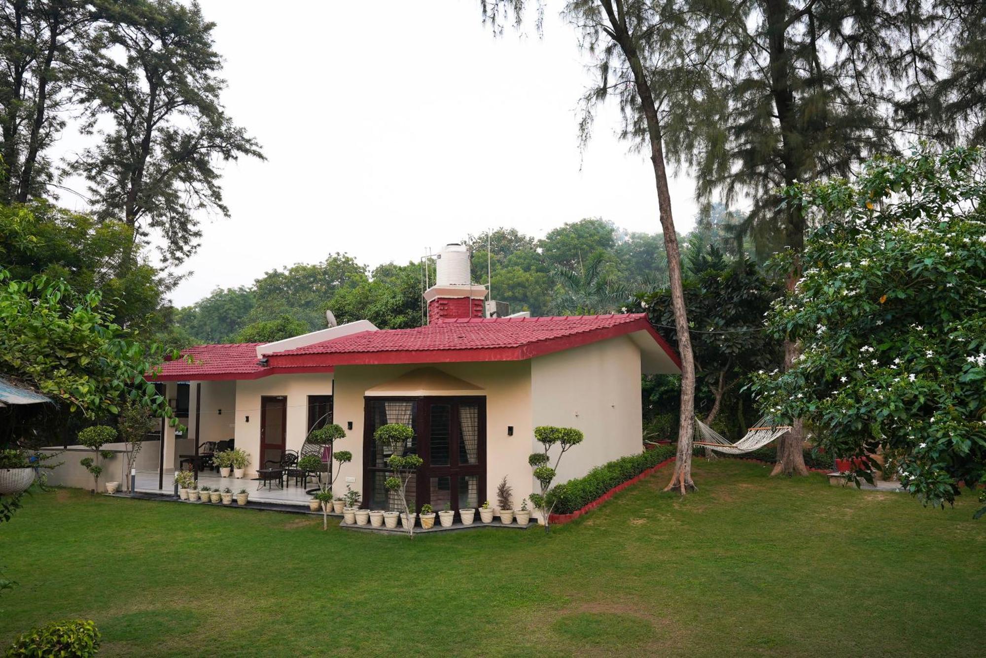 Farm The Retreat - With Private Pool Villa Manesar Dış mekan fotoğraf