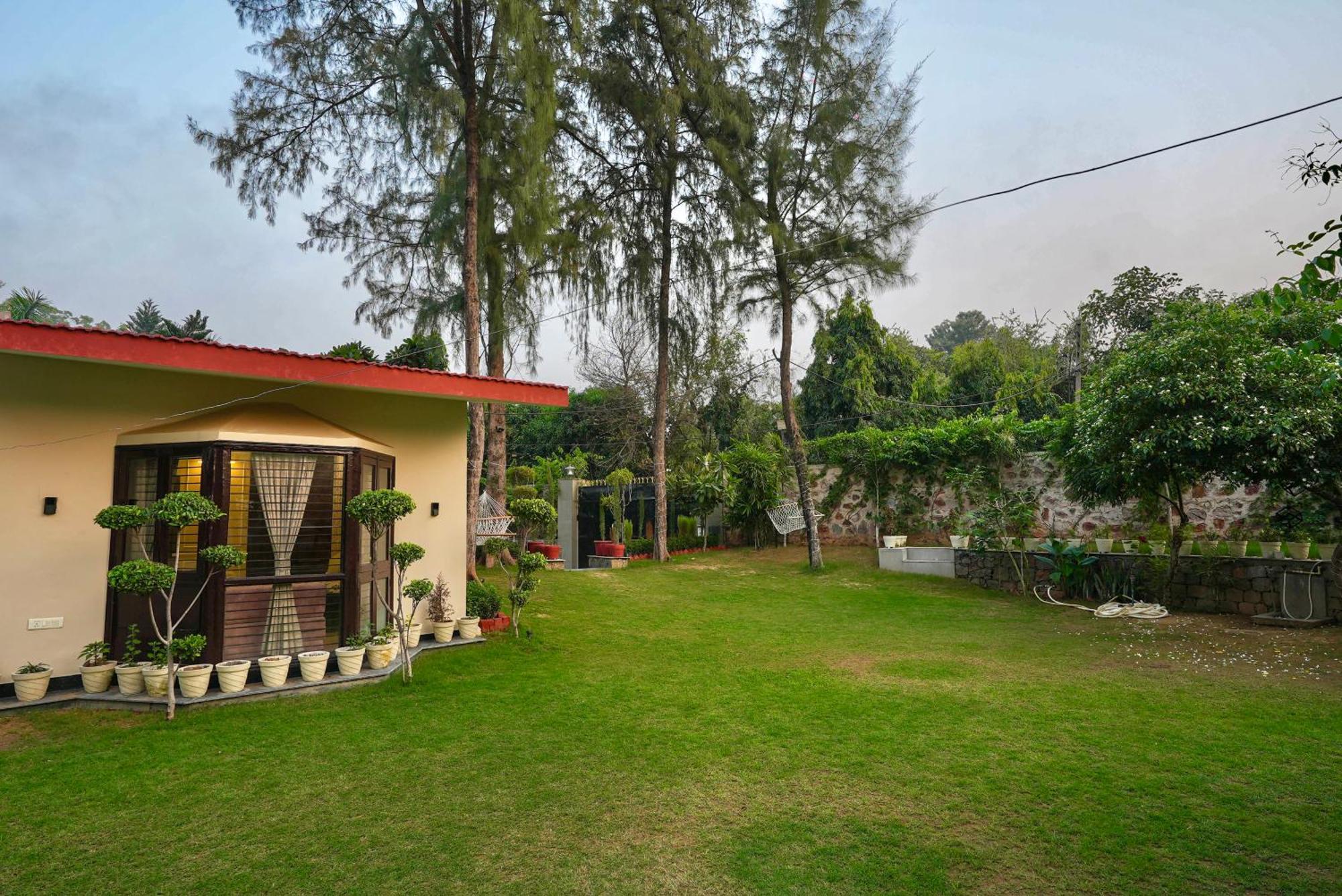 Farm The Retreat - With Private Pool Villa Manesar Dış mekan fotoğraf