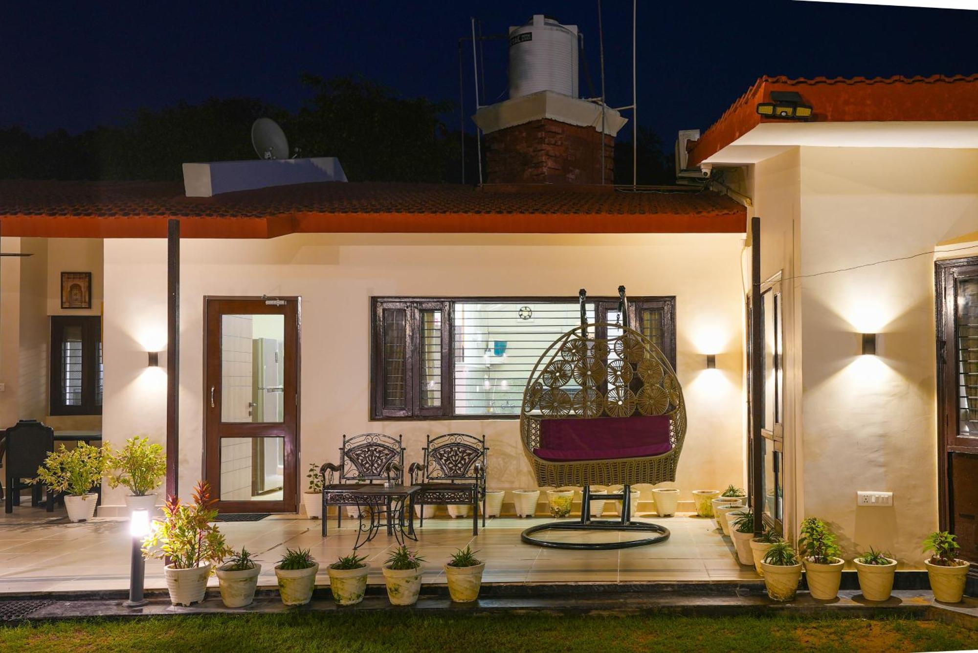Farm The Retreat - With Private Pool Villa Manesar Dış mekan fotoğraf