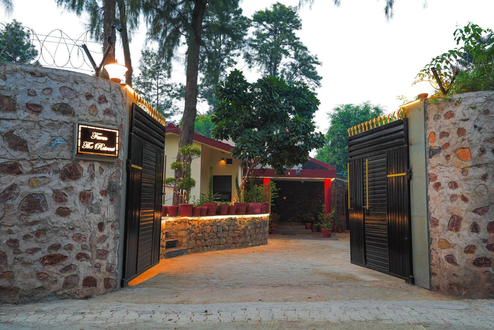Farm The Retreat - With Private Pool Villa Manesar Dış mekan fotoğraf